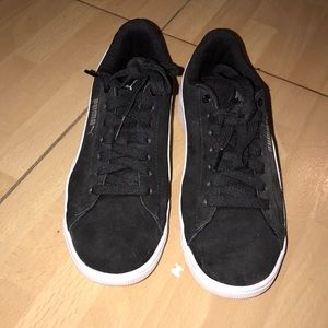 Women’s PUMA shoes Suede Black and White